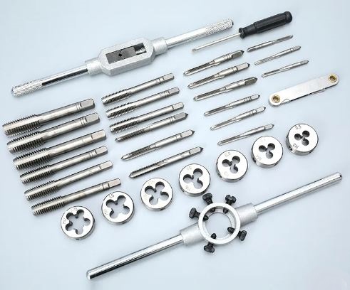 Набор метчиков и плашек 32 предмета КНР