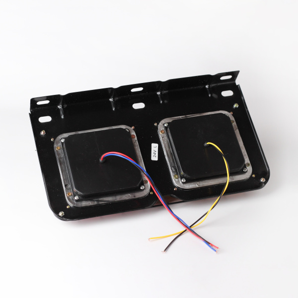 Стоп сигнал двойной, с решеткой, диодный (комплект L/R) 24V (ZC-A-121) LUNARIS