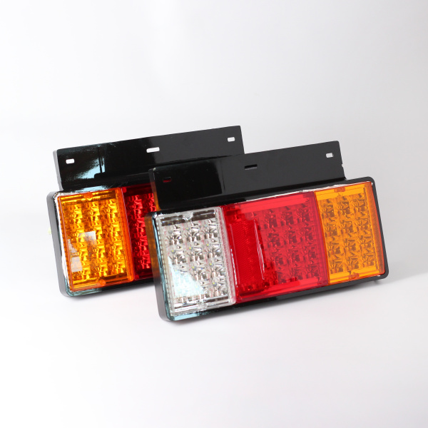 Стоп сигнал тройной, с решеткой, большой, диодный (комплект L/R) 24V (ZC-A-066B) LUNARIS