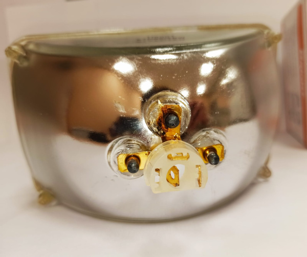 Фара-лампа квадратная (маленькая) 24V 55W70  (1шт) КНР